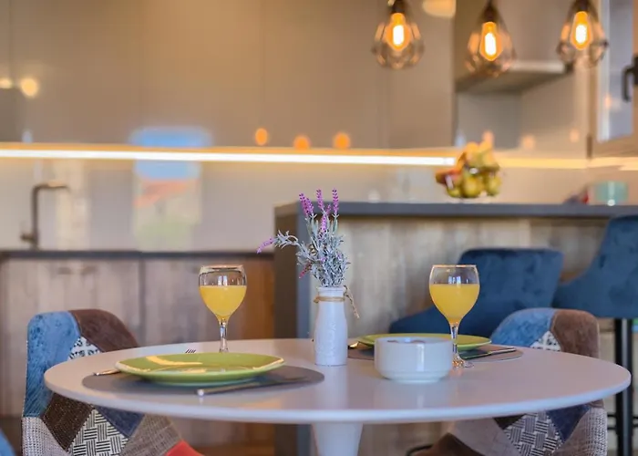 Luna アパート プーラ